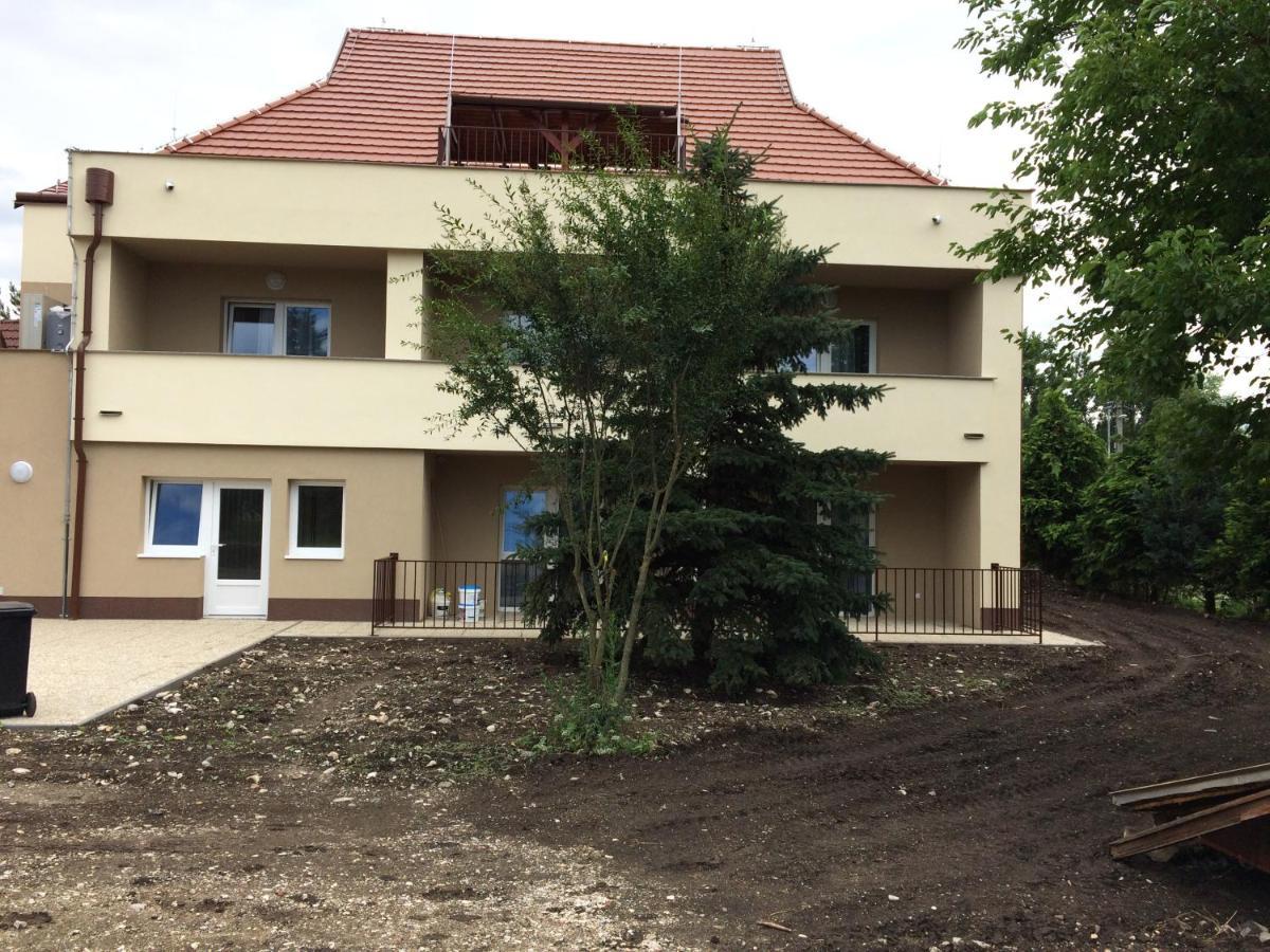 Harmonia Panzio Apartment Bogacs Bagian luar foto