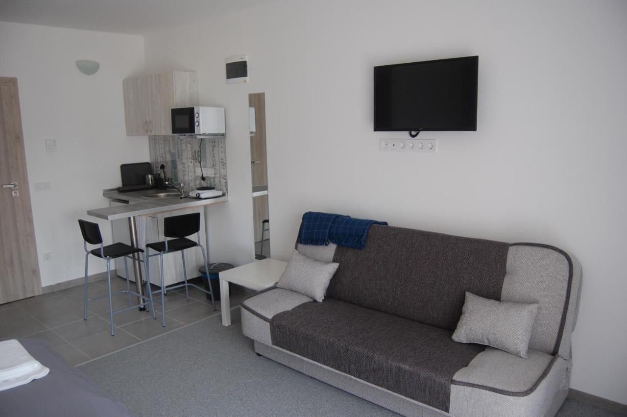 Harmonia Panzio Apartment Bogacs Bagian luar foto