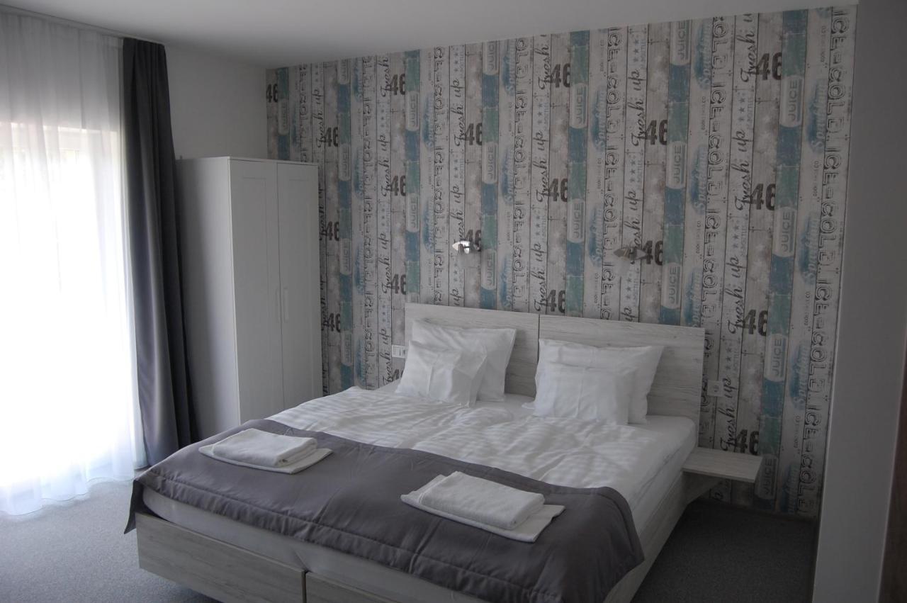 Harmonia Panzio Apartment Bogacs Bagian luar foto