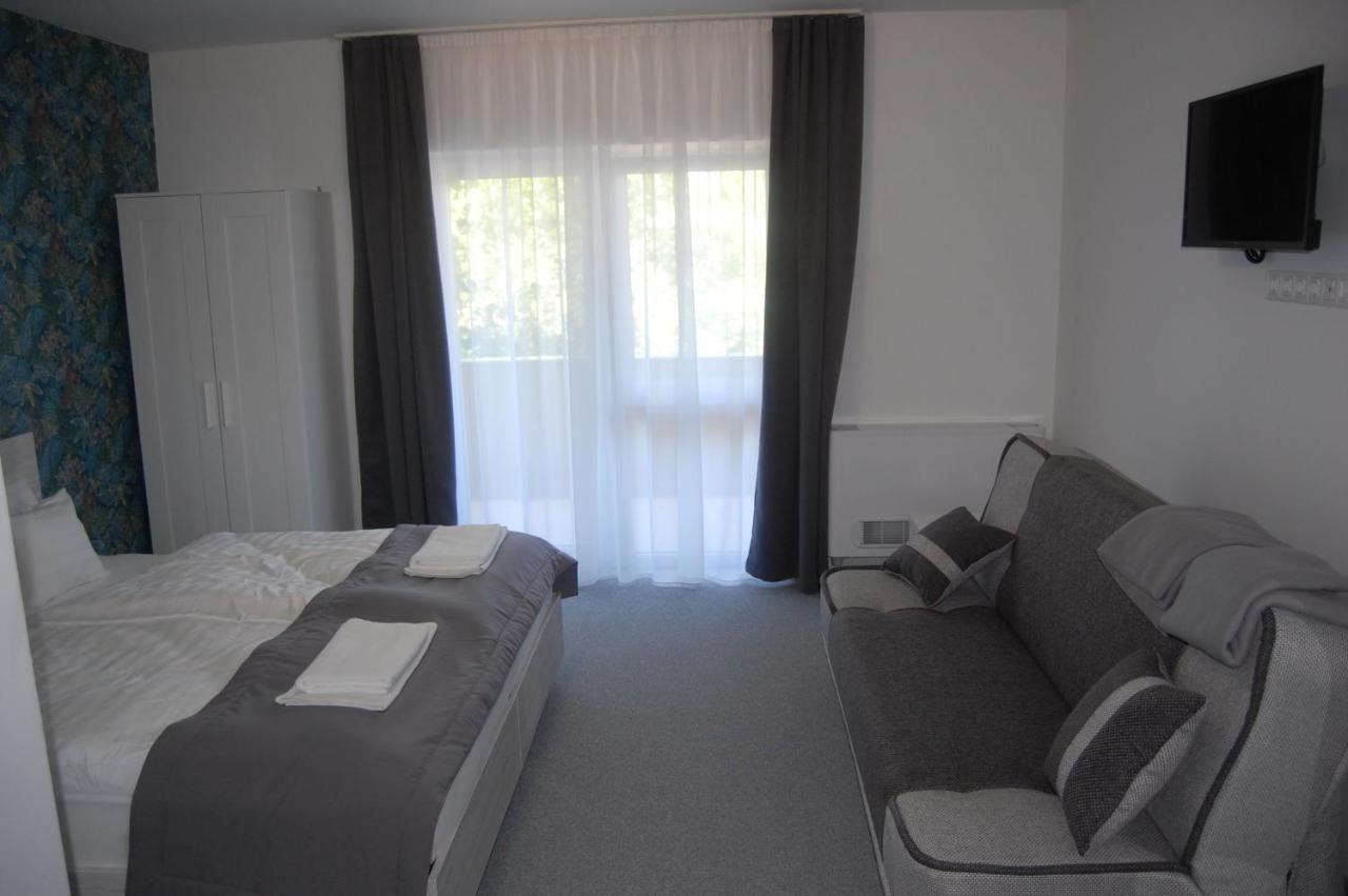Harmonia Panzio Apartment Bogacs Bagian luar foto