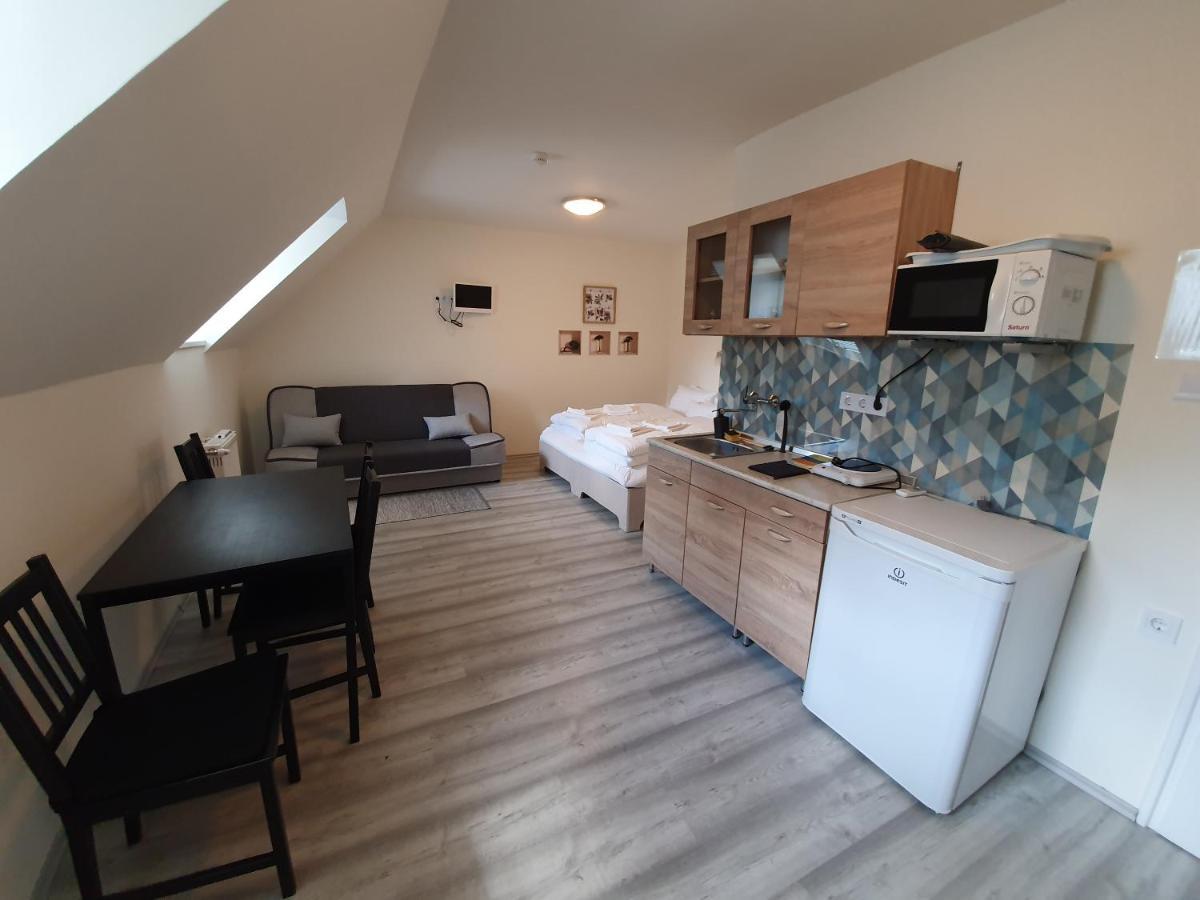 Harmonia Panzio Apartment Bogacs Bagian luar foto