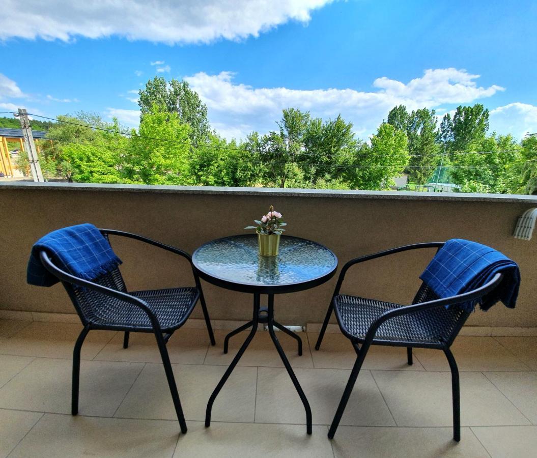 Harmonia Panzio Apartment Bogacs Bagian luar foto