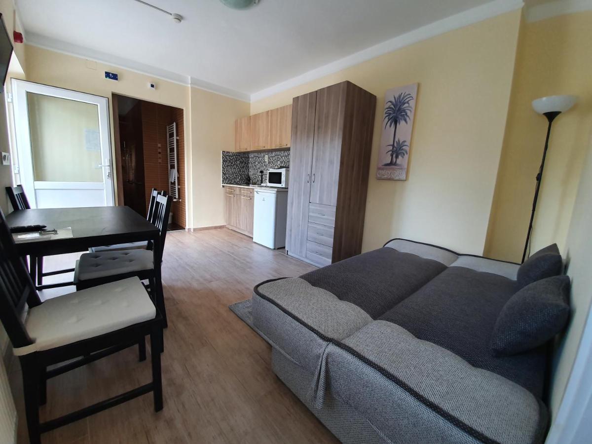 Harmonia Panzio Apartment Bogacs Bagian luar foto